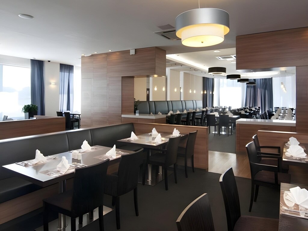 هتل هالیدی این موسکووسکی ووروتا